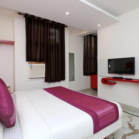 Hotel Leo Continental Új-Delhi Kültér fotó