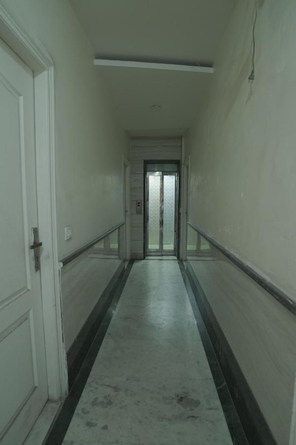Hotel Leo Continental Új-Delhi Kültér fotó