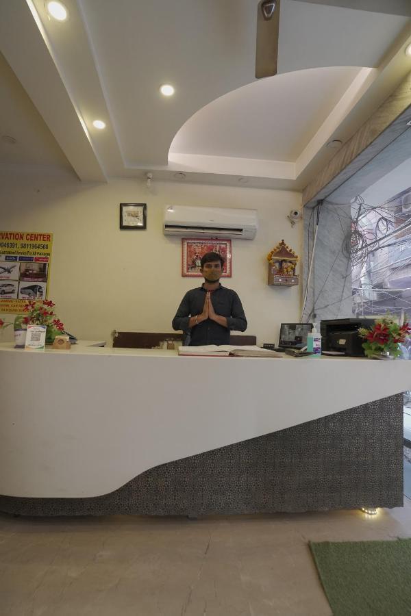 Hotel Leo Continental Új-Delhi Kültér fotó