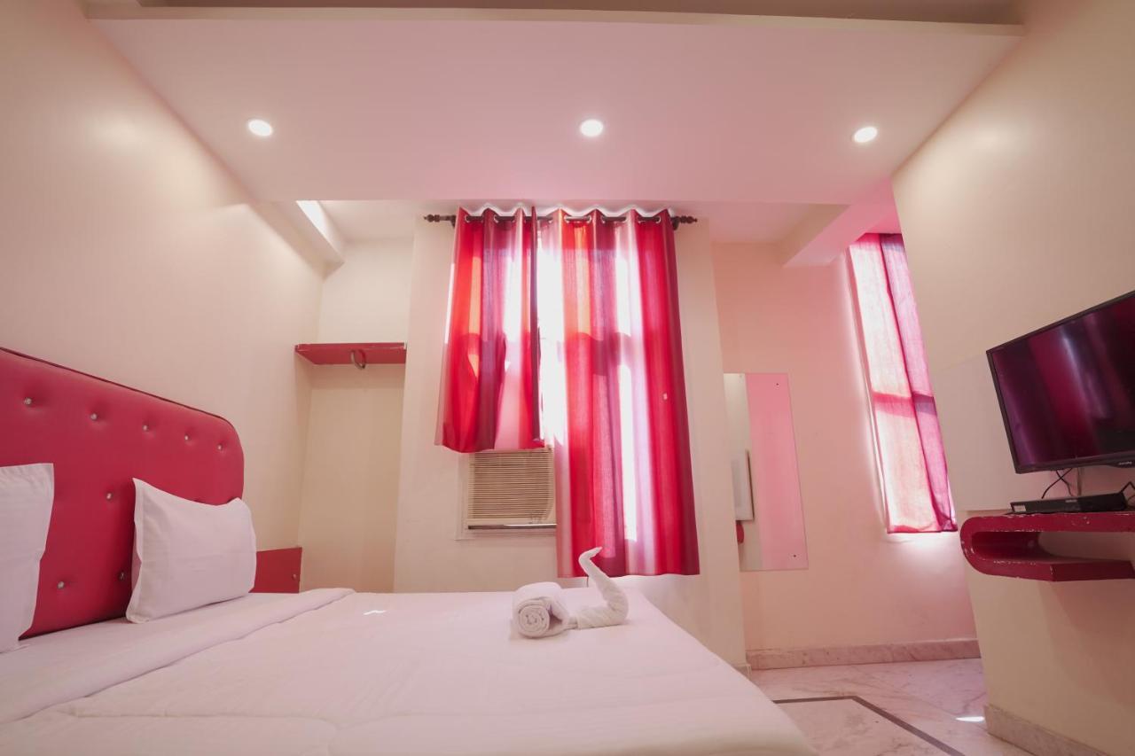 Hotel Leo Continental Új-Delhi Kültér fotó