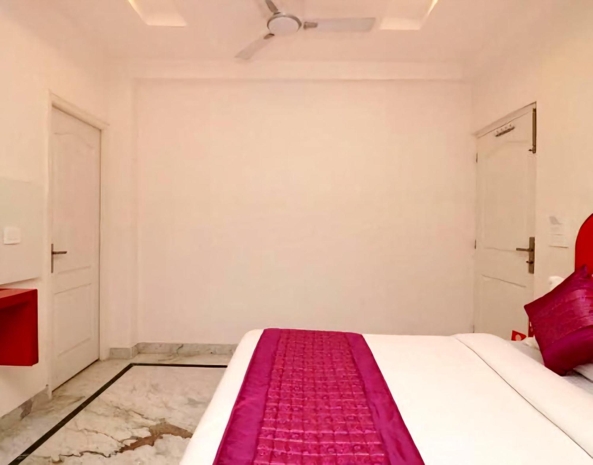Hotel Leo Continental Új-Delhi Kültér fotó