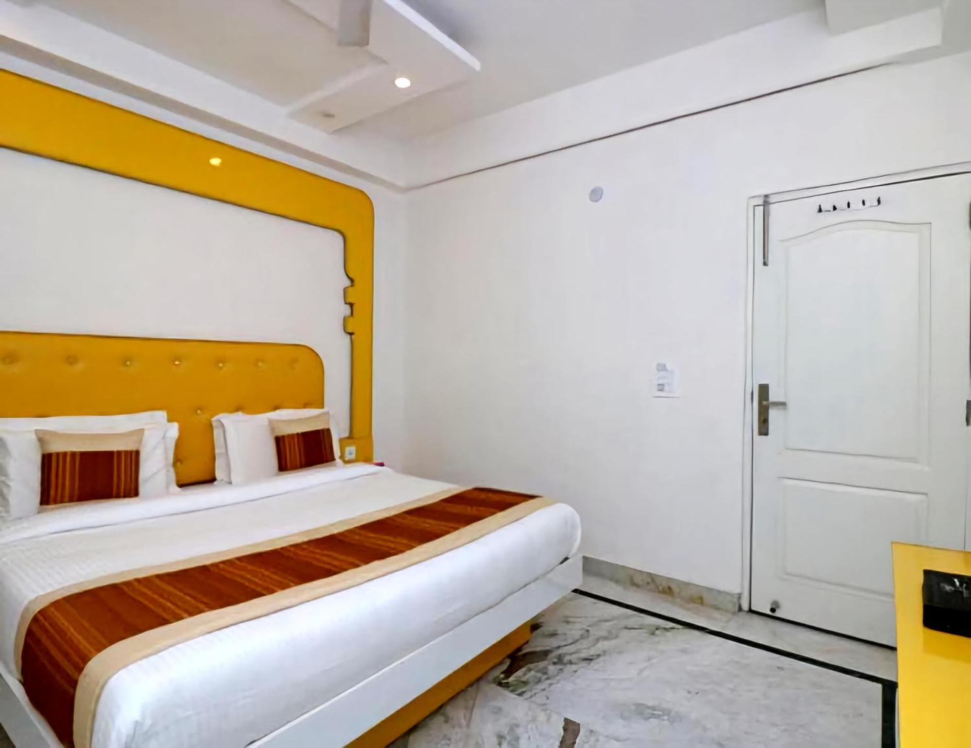 Hotel Leo Continental Új-Delhi Kültér fotó