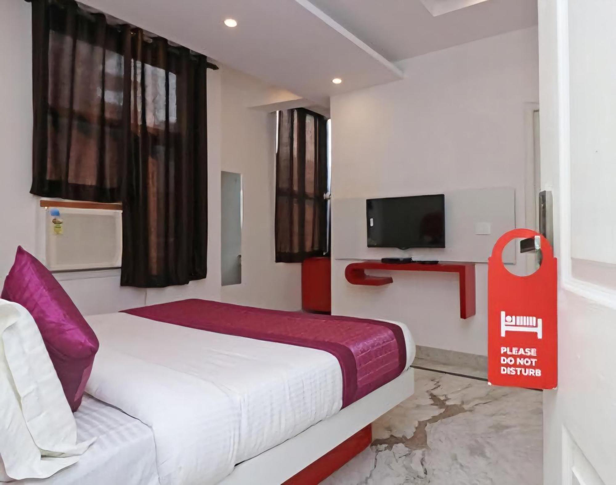 Hotel Leo Continental Új-Delhi Kültér fotó