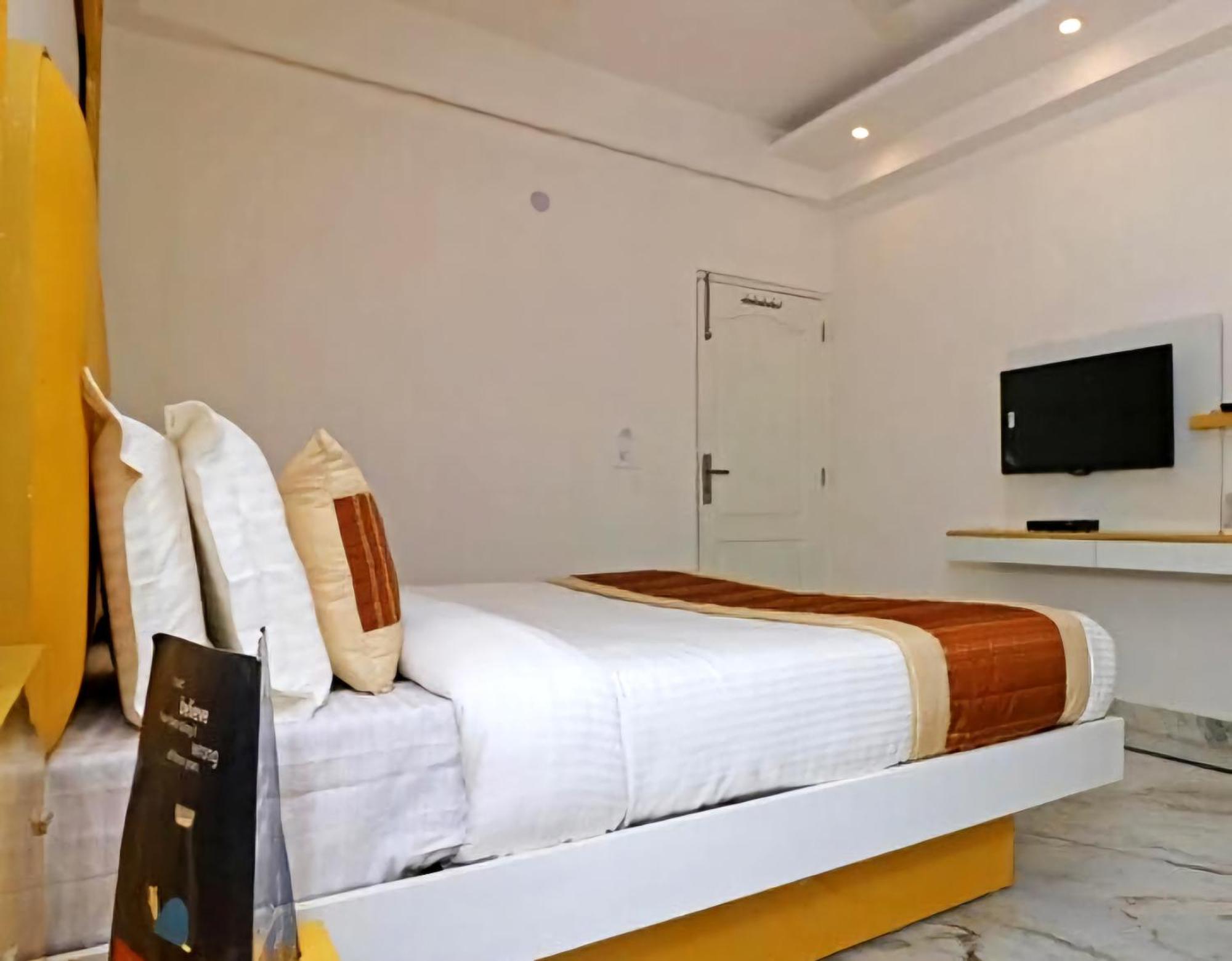 Hotel Leo Continental Új-Delhi Kültér fotó