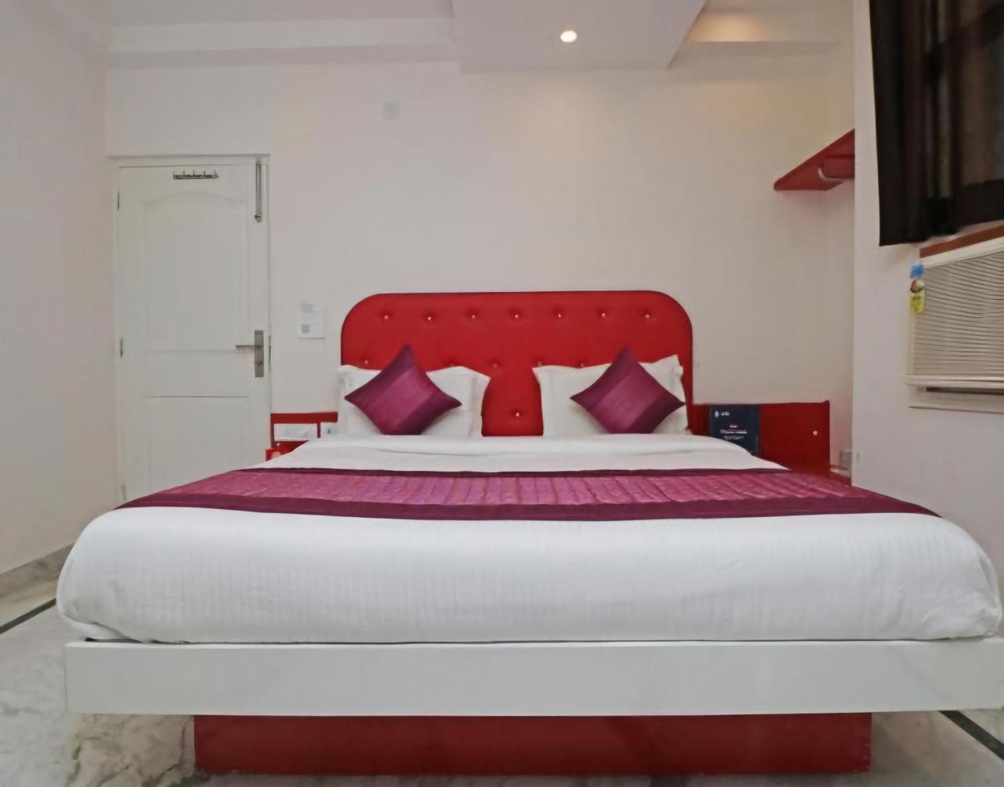 Hotel Leo Continental Új-Delhi Kültér fotó