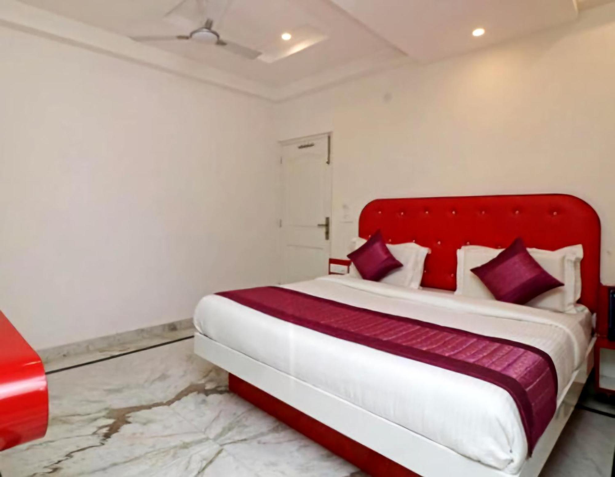 Hotel Leo Continental Új-Delhi Kültér fotó