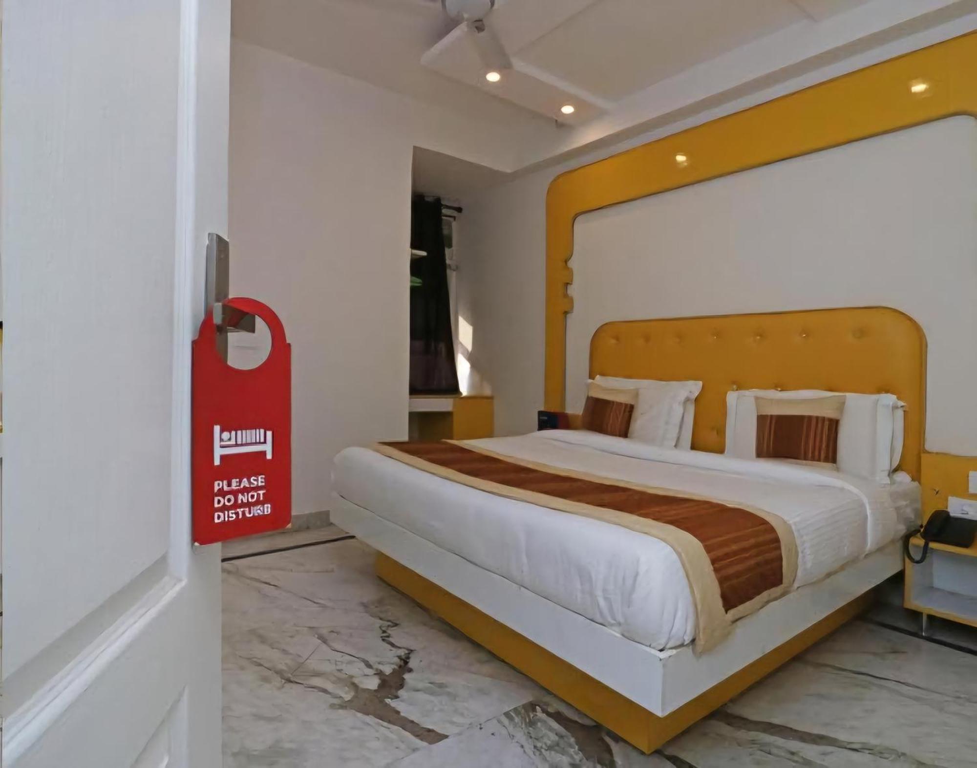 Hotel Leo Continental Új-Delhi Kültér fotó