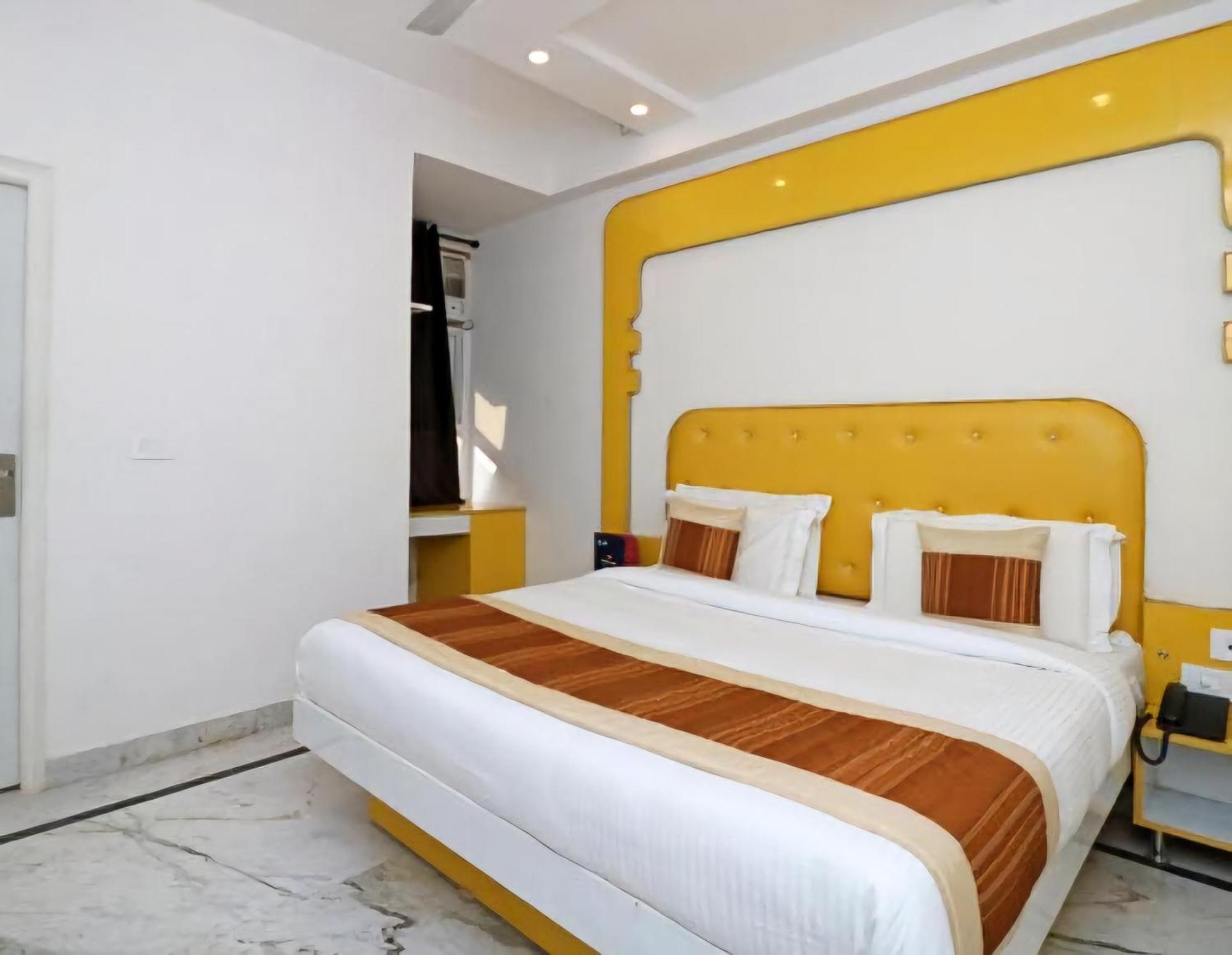 Hotel Leo Continental Új-Delhi Kültér fotó